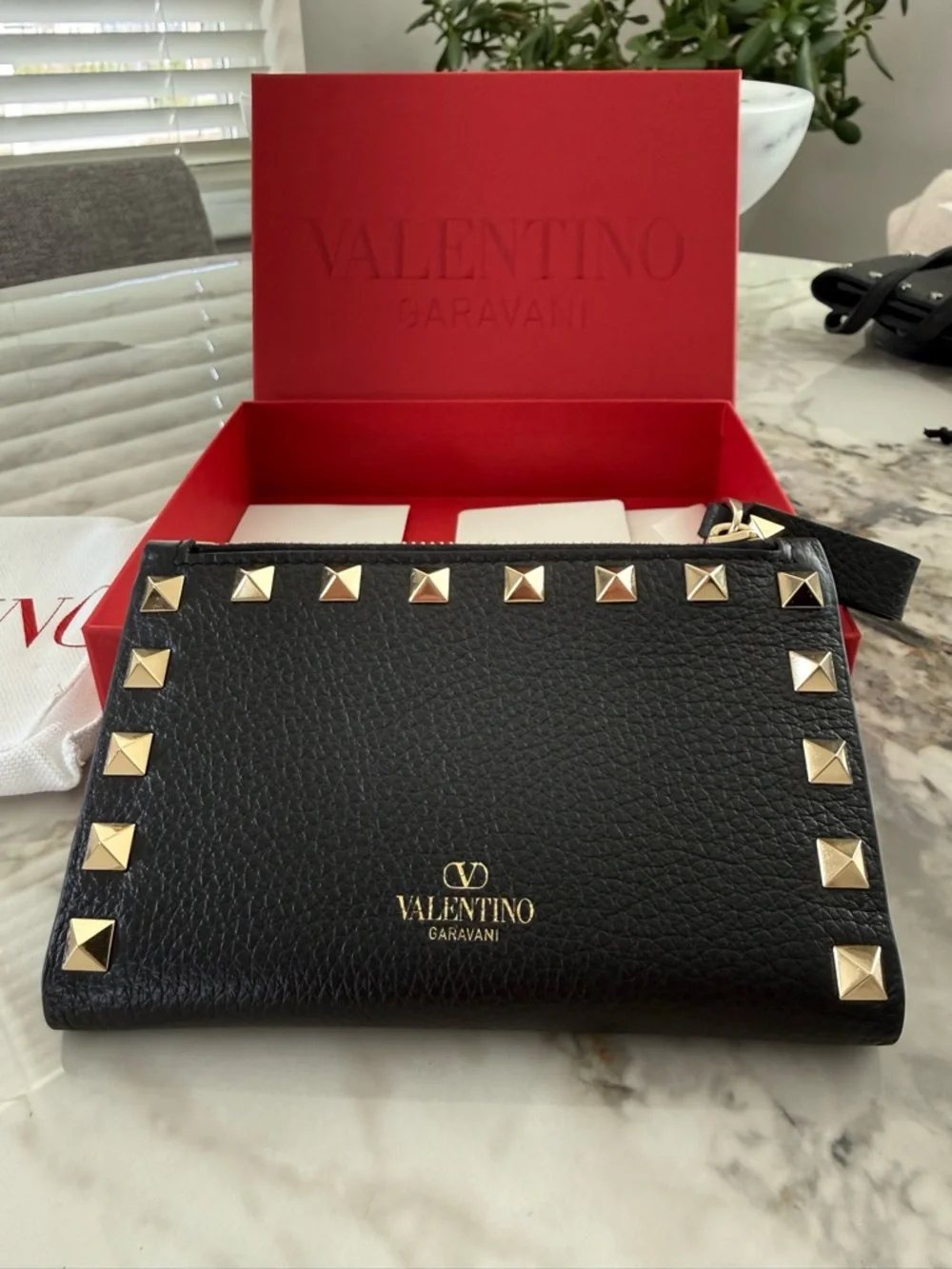 Stunning Red/ Black Valentino Garavani wallet - Picture 1 of 13